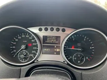 Mercedes Benz ML 350 CDI 4 MATIC/ 2009/ 257 953 km  (61)