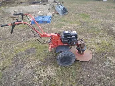 Zahradní multifunkční nářadí / 2005 (3)