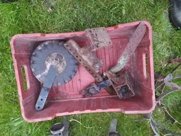 Zahradní multifunkční nářadí / 2005 (7)