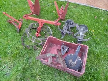 Zahradní multifunkční nářadí / 2005 (5)