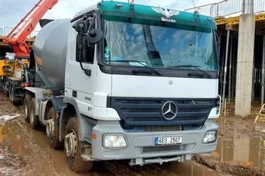 Mercedes Benz Actros 3236 B 8X4 / 2007/ 356 300 km/ Intermix 9m3  (2)