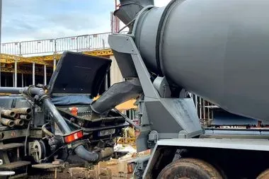 Mercedes Benz Actros 3236 B 8X4 / 2007/ 356 300 km/ Intermix 9m3  (8)