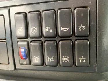 MAN TGA 33.460 6x4 BL / 2002/ 582 464 Km/ Euro 3  (72)