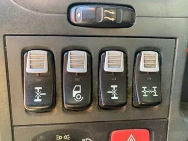 Scania P420 CB 8x4/ 2006/ 499 586 km (41)