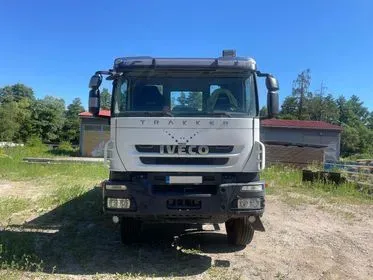 IVECO TRAKKER 310 / 2009 / 208 000 km (2)