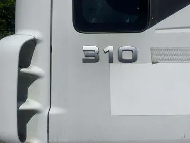 IVECO TRAKKER 310 / 2009 / 208 000 km (9)