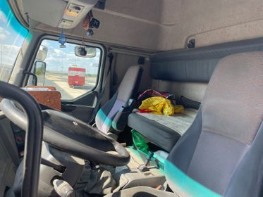 RENAULT Premium 420.19 (8)