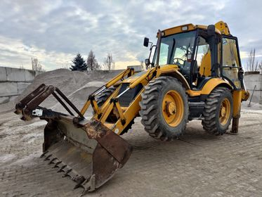 JCB 4CX (5)