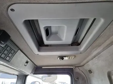 Scania 380/ 650 000km / 8x4 / 2000 (18)