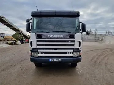Scania 380/ 650 000km / 8x4 / 2000 (2)