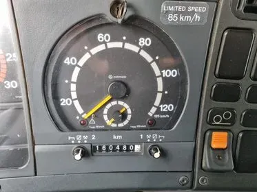 Scania 380/ 650 000km / 8x4 / 2000 (13)