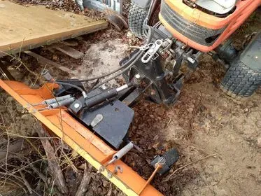 KUBOTA BX 2350 / 2016 (10)