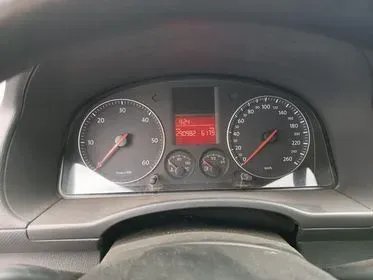 Volkswagen CADDY 1,9TDI / 2005 / 291 000 km (7)