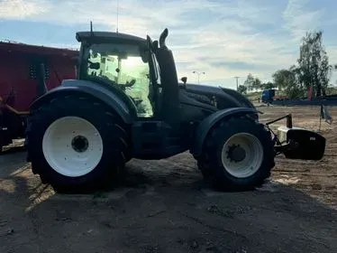 Valtra T214N/ 270 HP/  10280 hours/ 2015 (4)
