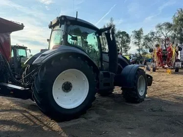 Valtra T214N/ 270 HP/  10280 hours/ 2015 (5)