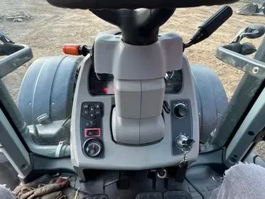 Valtra T214N/ 270 HP/  10280 hours/ 2015 (17)