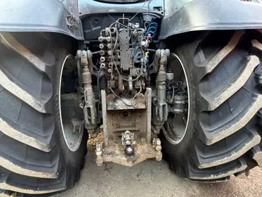 Valtra T214N/ 270 HP/  10280 hours/ 2015 (12)