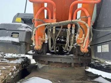 HITACHI 280LCN / 2010 / 13 856 m/h (7)