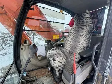 HITACHI 280LCN / 2010 / 13 856 m/h (11)