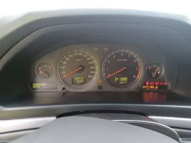 Volvo V70 / 2006 / 437 000 (13)