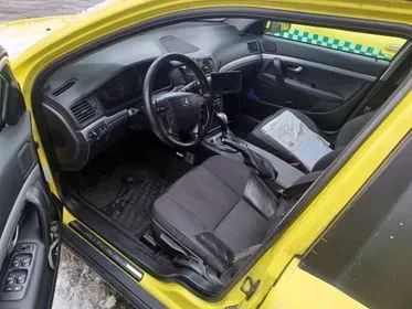 Volvo V70 / 2006 / 437 000 (12)