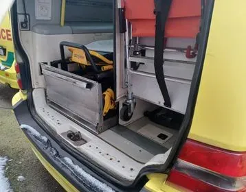 Volvo V70 / 2006 / 437 000 (7)