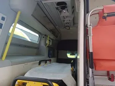 Volvo V70 / 2006 / 437 000 (8)