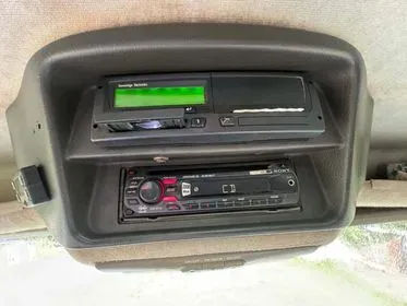 AVIA D90 / 2008 / 982 400 km (24)