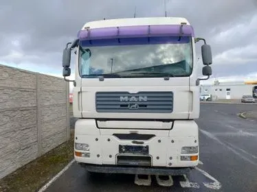 MAN TGA 26.480 / Hydraulics (2)