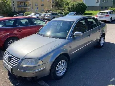 Volkswagen Passat 1,8 T / 2004 / 397 000 km (1)