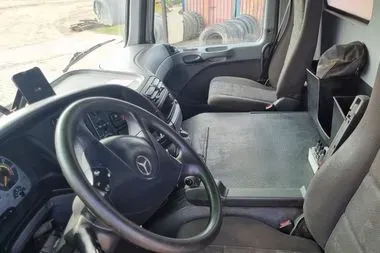 Mercedes Benz Actros  4144  8x4/ container carier/ crane/ 655089 km/ 2008 (16)