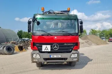 Mercedes Benz Actros  4144  8x4/ container carier/ crane/ 655089 km/ 2008 (2)
