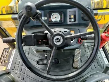 New Holland B115B/ 2008/ 7385 motohours  (11)