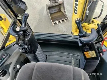 New Holland B115B/ 2008/ 7385 motohours  (13)