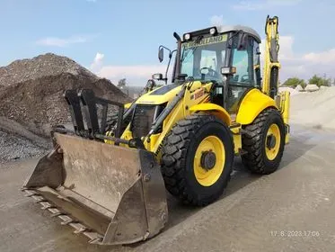 New Holland B115B/ 2008/ 7385 motohours  (7)