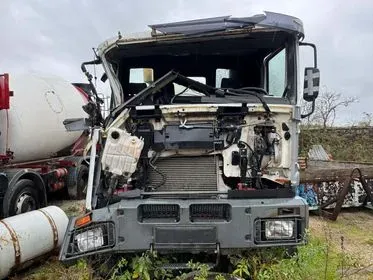 IVECO MP 340 E 35 / 2000 / 484 412 km (2)