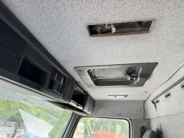 VOLVO FM7 64 R / 1999 / 311 600 km (21)