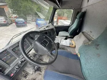 VOLVO FM7 64 R / 1999 / 311 600 km (19)