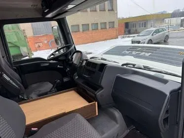 MAN TGL 12.180 / 2006 / 465 100 km (26)