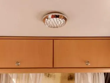 Obytný přívěs  DELTA (32)