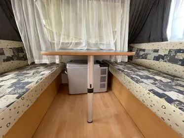 Obytný přívěs  DELTA (14)