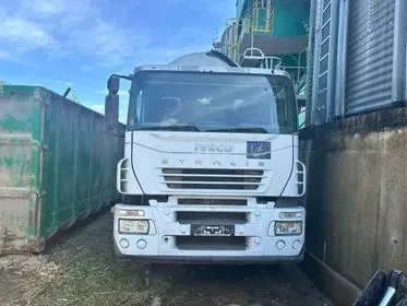 IVECO STRALIS 350 / 2004 / 392 878 km (2)