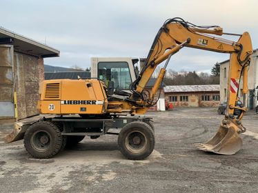 Liebherr A 310 B/ 2000/ 15 211 mth (4)