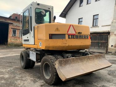 Liebherr A 310 B/ 2000/ 15 211 mth (7)