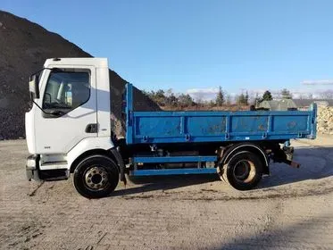 Renault Midlum 210/ 2000/ 501 650 Km (2)