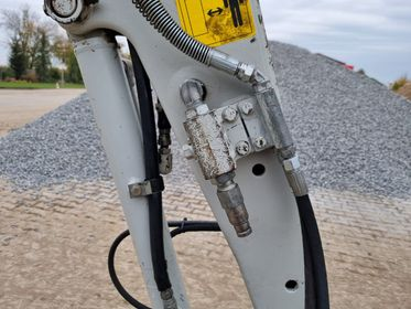 TAKEUCHI TB 216 (20)