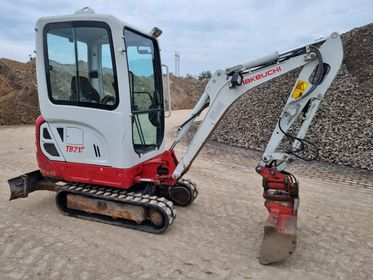 TAKEUCHI TB 216 (12)