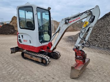 TAKEUCHI TB 216 (15)