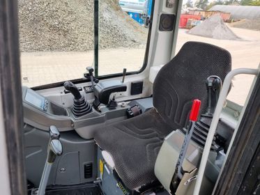 TAKEUCHI TB 216 (18)