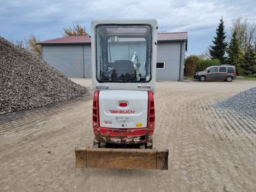 TAKEUCHI TB 216 (6)